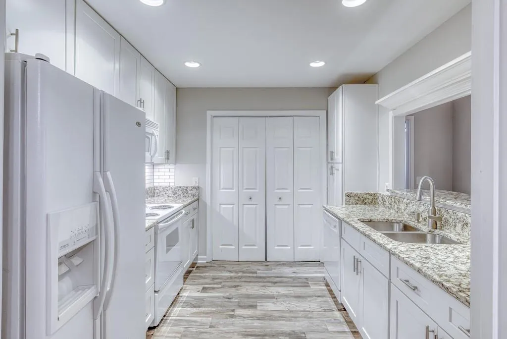 603 Bainbridge Drive, Atlanta, Georgia 30327, 2 Bedrooms Bedrooms, ,2 BathroomsBathrooms,Residential,Sold,603 Bainbridge Drive,6767070