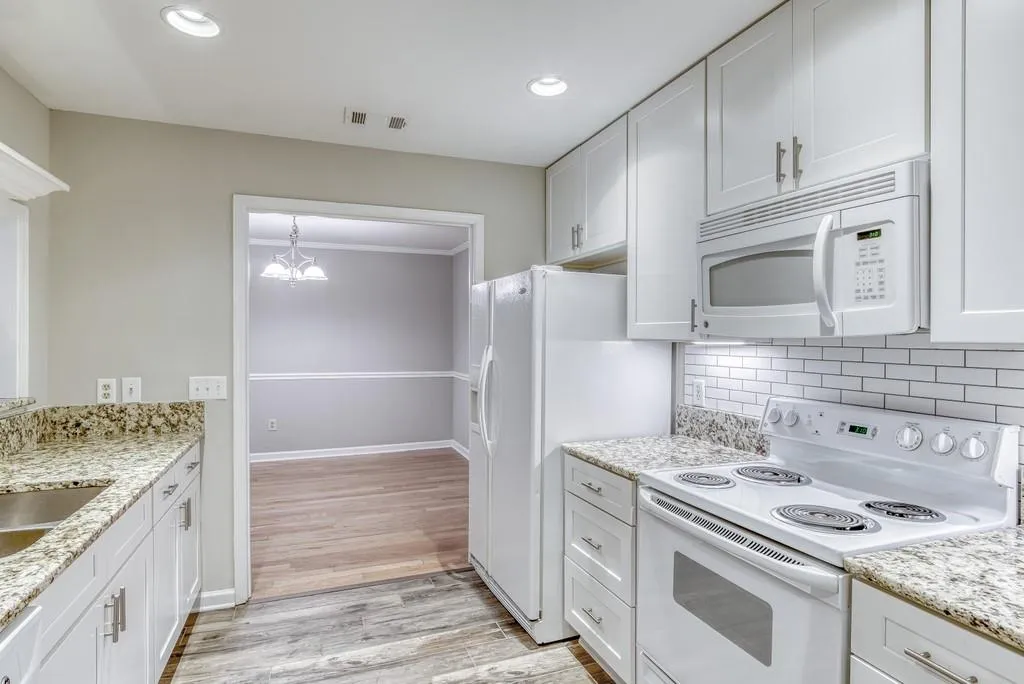 603 Bainbridge Drive, Atlanta, Georgia 30327, 2 Bedrooms Bedrooms, ,2 BathroomsBathrooms,Residential,Sold,603 Bainbridge Drive,6767070