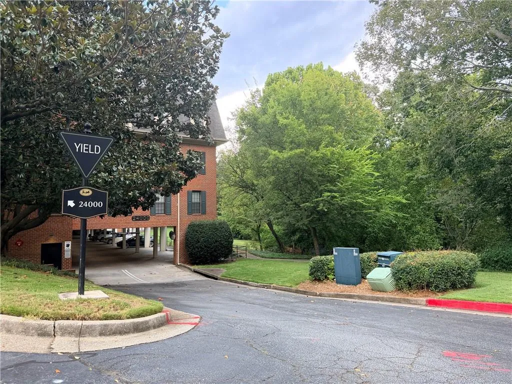 24216 Plantation Drive, Atlanta, Georgia 30324, 2 Bedrooms Bedrooms, 0 ,2 BathroomsBathrooms,Residential,For Sale,24216 Plantation Drive,7827308