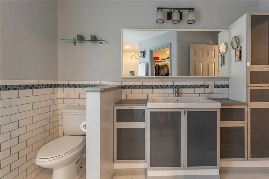 712 Garden Court, Sandy Springs, Georgia 30328, 2 Bedrooms Bedrooms, ,2 BathroomsBathrooms,Residential,Sold,712 Garden Court,6853310