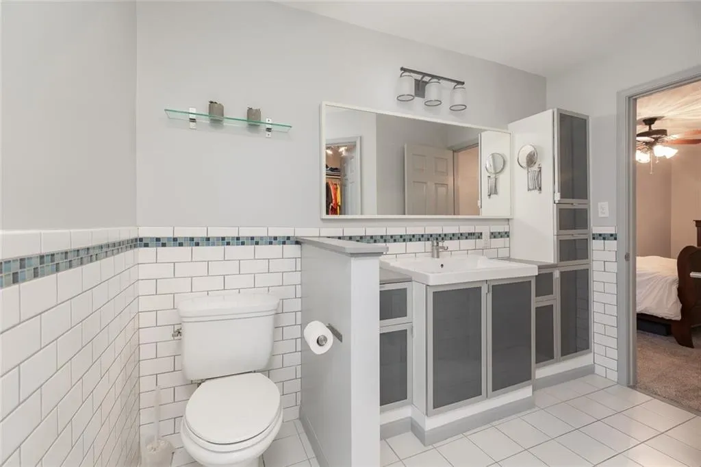 712 Garden Court, Sandy Springs, Georgia 30328, 2 Bedrooms Bedrooms, ,2 BathroomsBathrooms,Residential,Sold,712 Garden Court,6853310