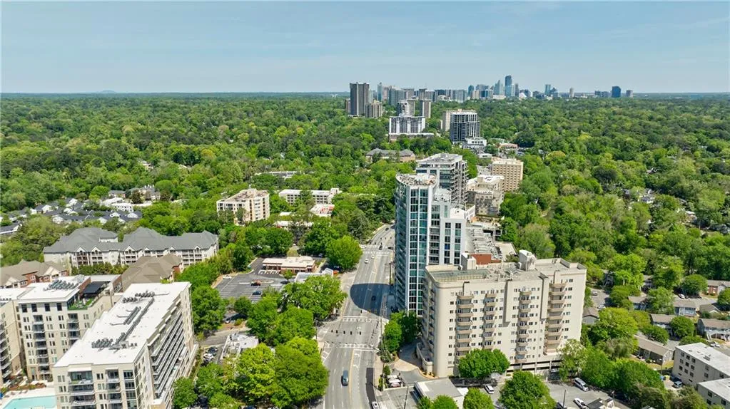 2161 Peachtree Road Ne Unit 907, Atlanta, Georgia 30309, 2 Bedrooms Bedrooms, ,2 BathroomsBathrooms,Residential,For Sale,2161 Peachtree Road Ne Unit 907,7667328