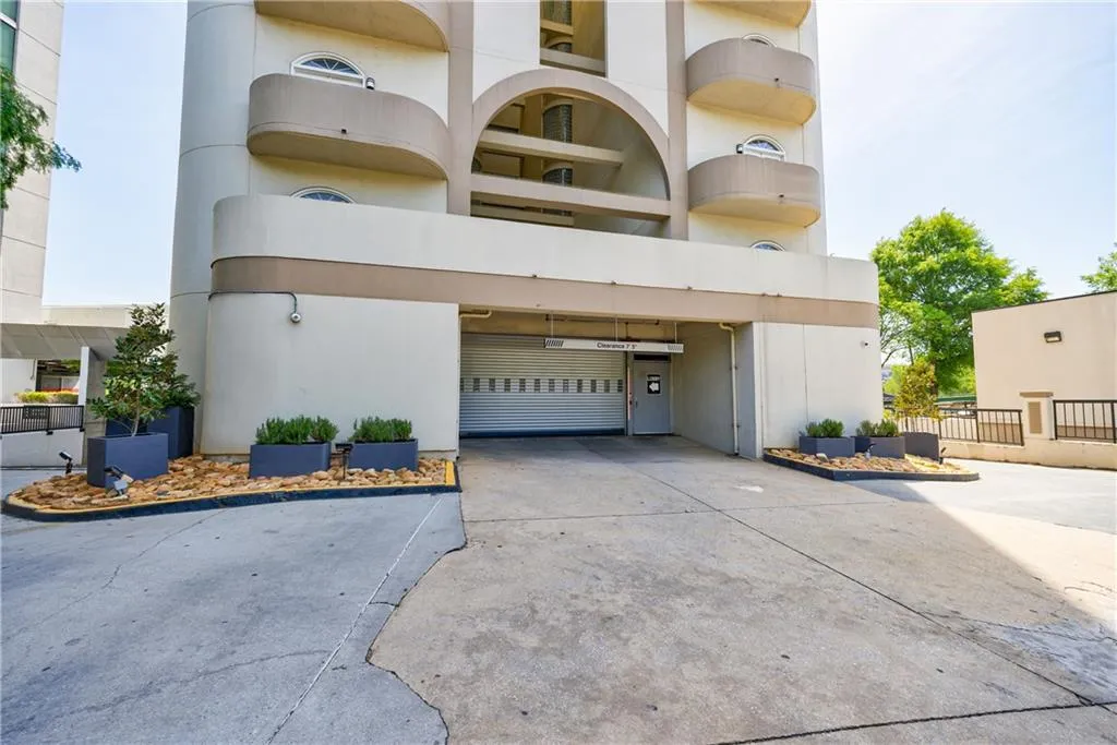 2161 Peachtree Road Ne Unit 907, Atlanta, Georgia 30309, 2 Bedrooms Bedrooms, ,2 BathroomsBathrooms,Residential,For Sale,2161 Peachtree Road Ne Unit 907,7667328