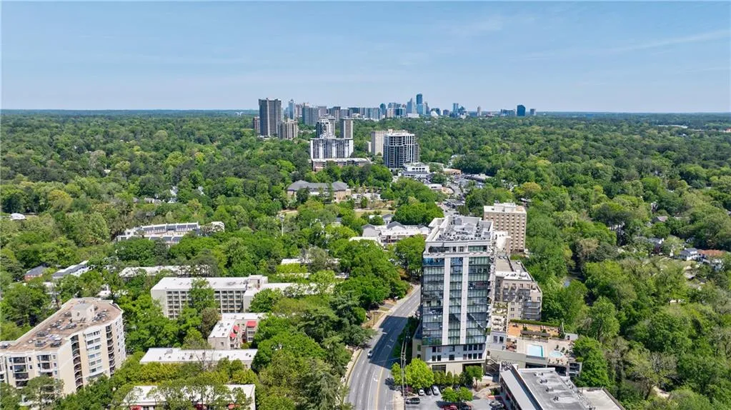 2161 Peachtree Road Ne Unit 907, Atlanta, Georgia 30309, 2 Bedrooms Bedrooms, ,2 BathroomsBathrooms,Residential,For Sale,2161 Peachtree Road Ne Unit 907,7667328