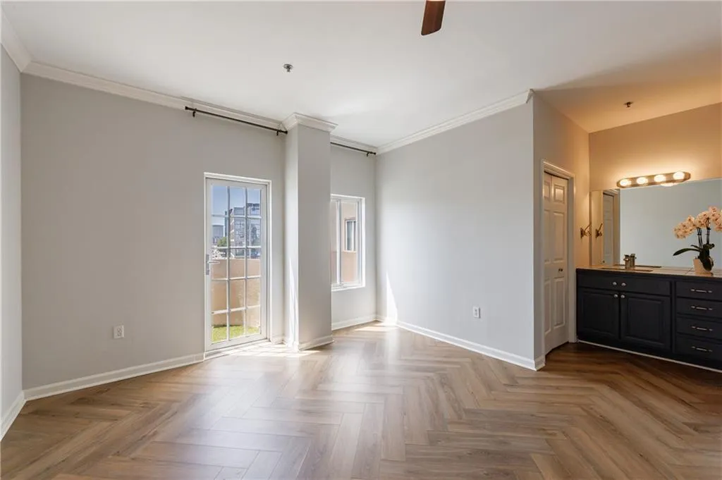 2161 Peachtree Road Ne Unit 907, Atlanta, Georgia 30309, 2 Bedrooms Bedrooms, ,2 BathroomsBathrooms,Residential,For Sale,2161 Peachtree Road Ne Unit 907,7667328