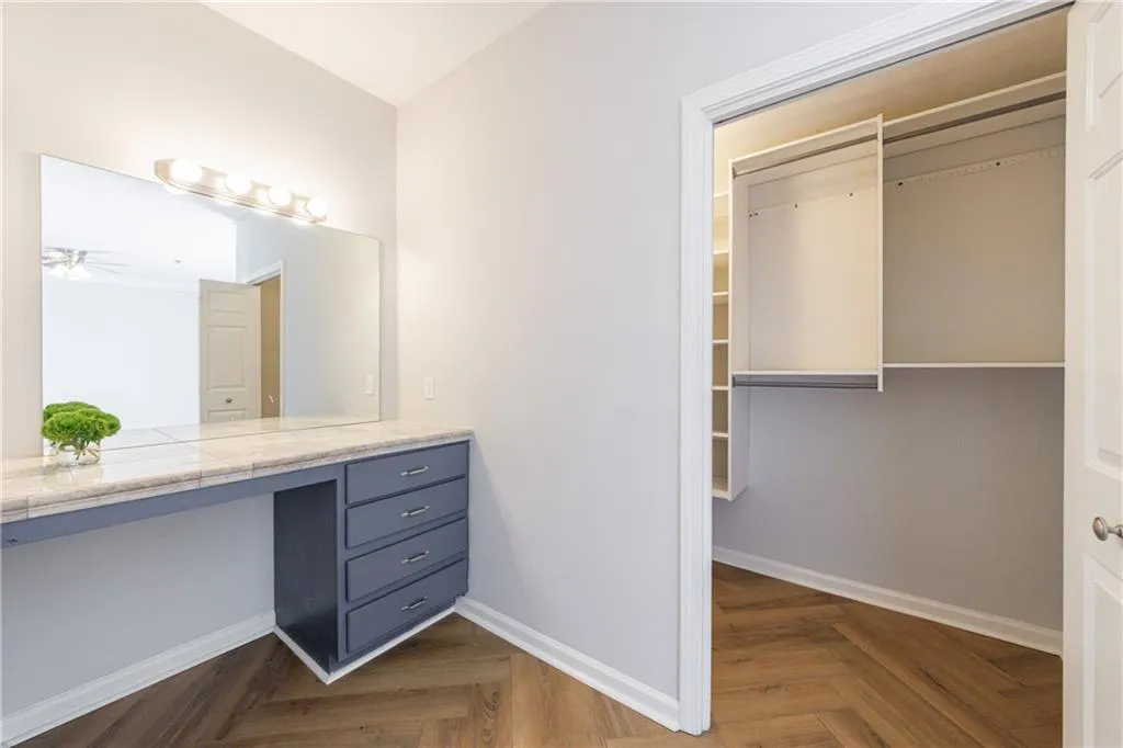 2161 Peachtree Road Ne Unit 907, Atlanta, Georgia 30309, 2 Bedrooms Bedrooms, ,2 BathroomsBathrooms,Residential,For Sale,2161 Peachtree Road Ne Unit 907,7667328