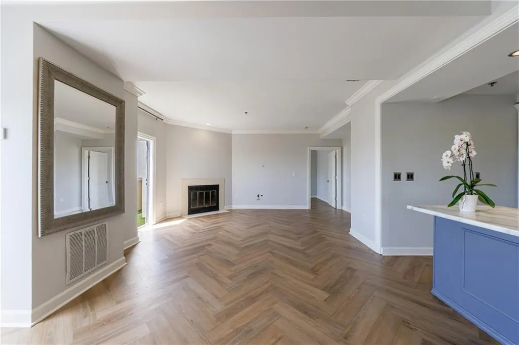 2161 Peachtree Road Ne Unit 907, Atlanta, Georgia 30309, 2 Bedrooms Bedrooms, ,2 BathroomsBathrooms,Residential,For Sale,2161 Peachtree Road Ne Unit 907,7667328