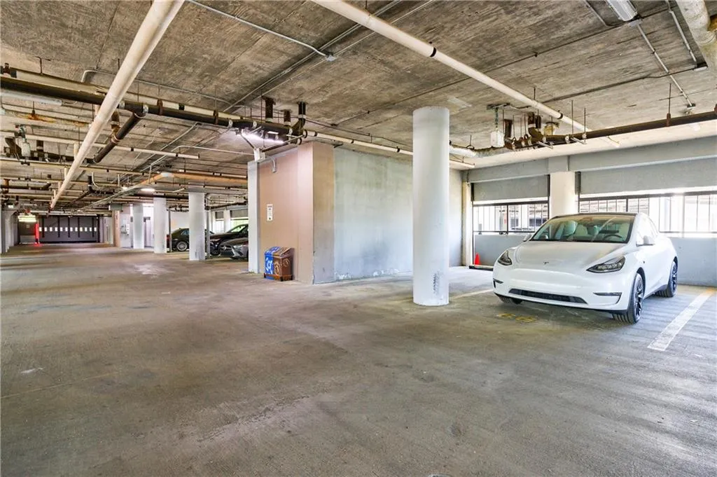 2161 Peachtree Road Ne Unit 907, Atlanta, Georgia 30309, 2 Bedrooms Bedrooms, ,2 BathroomsBathrooms,Residential,For Sale,2161 Peachtree Road Ne Unit 907,7667328