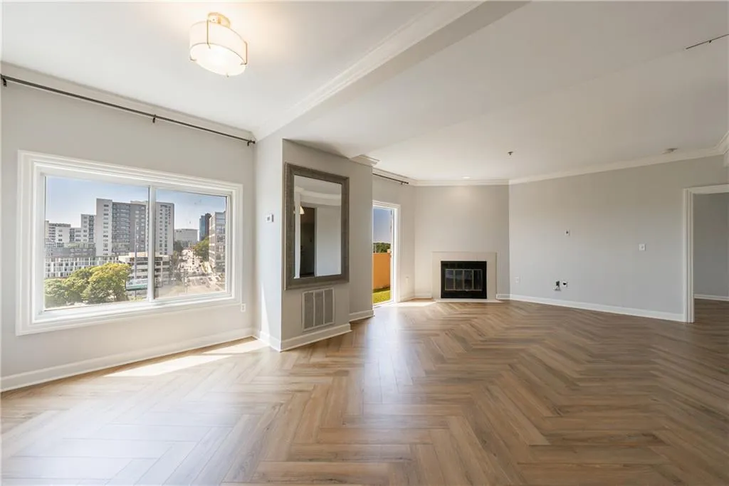 2161 Peachtree Road Ne Unit 907, Atlanta, Georgia 30309, 2 Bedrooms Bedrooms, ,2 BathroomsBathrooms,Residential,For Sale,2161 Peachtree Road Ne Unit 907,7667328