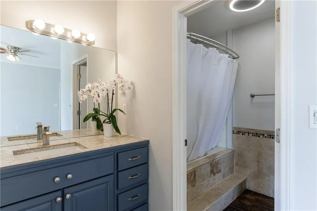 2161 Peachtree Road Ne Unit 907, Atlanta, Georgia 30309, 2 Bedrooms Bedrooms, ,2 BathroomsBathrooms,Residential,For Sale,2161 Peachtree Road Ne Unit 907,7667328