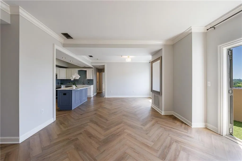 2161 Peachtree Road Ne Unit 907, Atlanta, Georgia 30309, 2 Bedrooms Bedrooms, ,2 BathroomsBathrooms,Residential,For Sale,2161 Peachtree Road Ne Unit 907,7667328