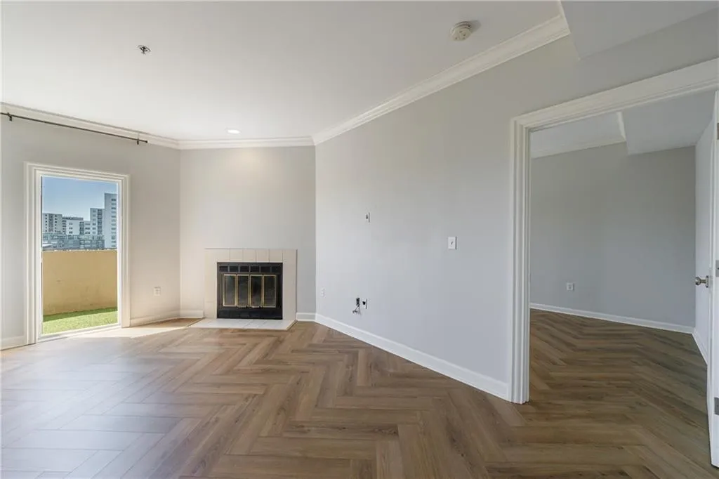 2161 Peachtree Road Ne Unit 907, Atlanta, Georgia 30309, 2 Bedrooms Bedrooms, ,2 BathroomsBathrooms,Residential,For Sale,2161 Peachtree Road Ne Unit 907,7667328