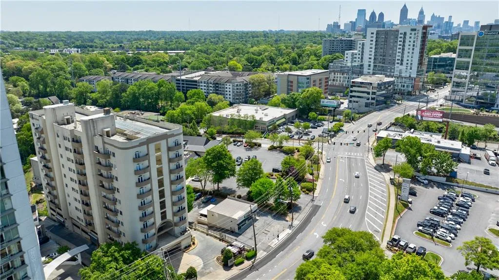 2161 Peachtree Road Ne Unit 907, Atlanta, Georgia 30309, 2 Bedrooms Bedrooms, ,2 BathroomsBathrooms,Residential,For Sale,2161 Peachtree Road Ne Unit 907,7667328