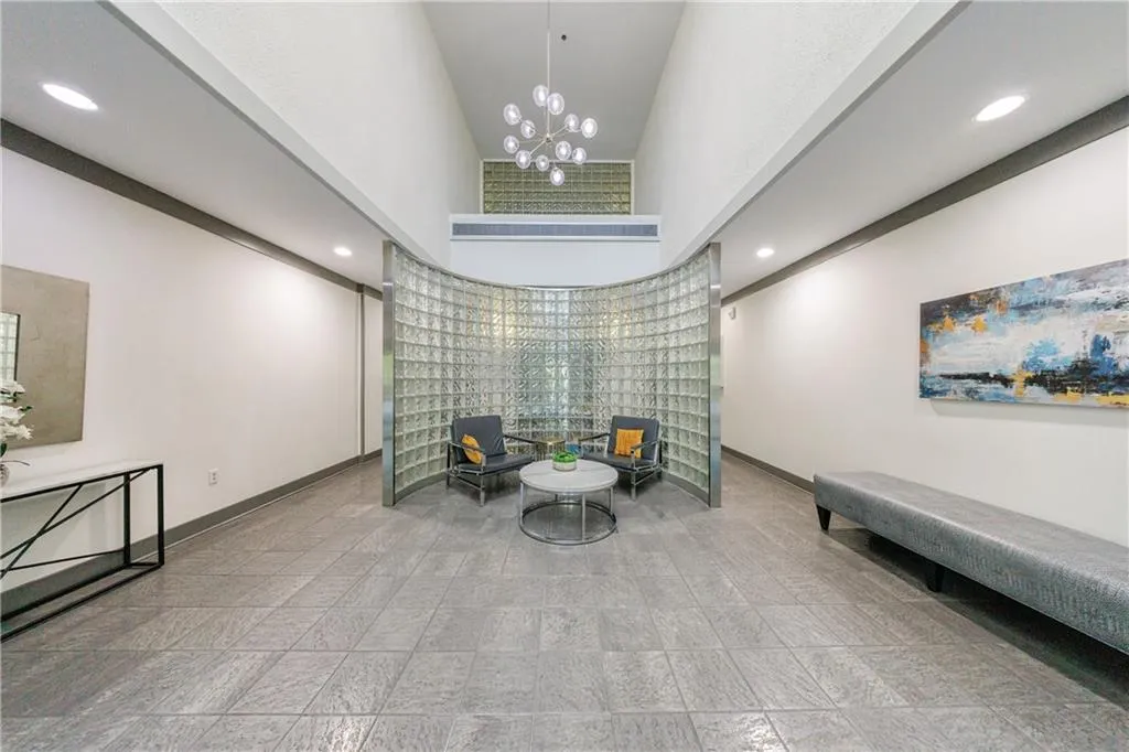 2161 Peachtree Road Ne Unit 907, Atlanta, Georgia 30309, 2 Bedrooms Bedrooms, ,2 BathroomsBathrooms,Residential,For Sale,2161 Peachtree Road Ne Unit 907,7667328