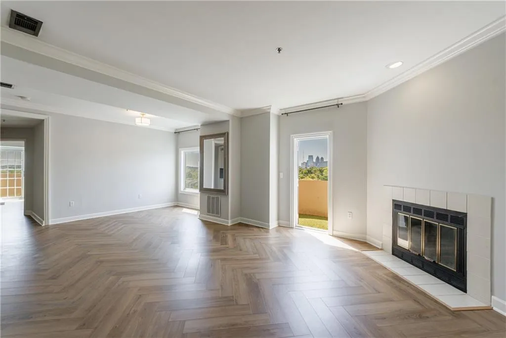 2161 Peachtree Road Ne Unit 907, Atlanta, Georgia 30309, 2 Bedrooms Bedrooms, ,2 BathroomsBathrooms,Residential,For Sale,2161 Peachtree Road Ne Unit 907,7667328