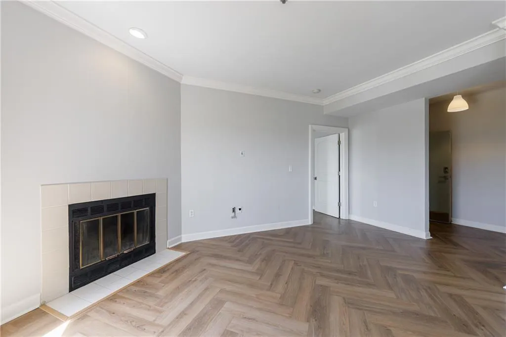 2161 Peachtree Road Ne Unit 907, Atlanta, Georgia 30309, 2 Bedrooms Bedrooms, ,2 BathroomsBathrooms,Residential,For Sale,2161 Peachtree Road Ne Unit 907,7667328