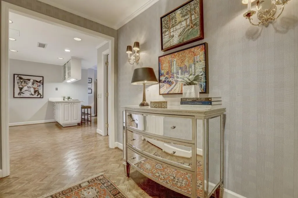 2575 Peachtree Road Unit 4g, Atlanta, Georgia 30305, 1 Bedroom Bedrooms, ,1 BathroomBathrooms,Residential,Sold,2575 Peachtree Road Unit 4g,5936065