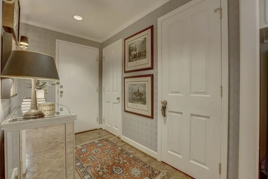 2575 Peachtree Road Unit 4g, Atlanta, Georgia 30305, 1 Bedroom Bedrooms, ,1 BathroomBathrooms,Residential,Sold,2575 Peachtree Road Unit 4g,5936065