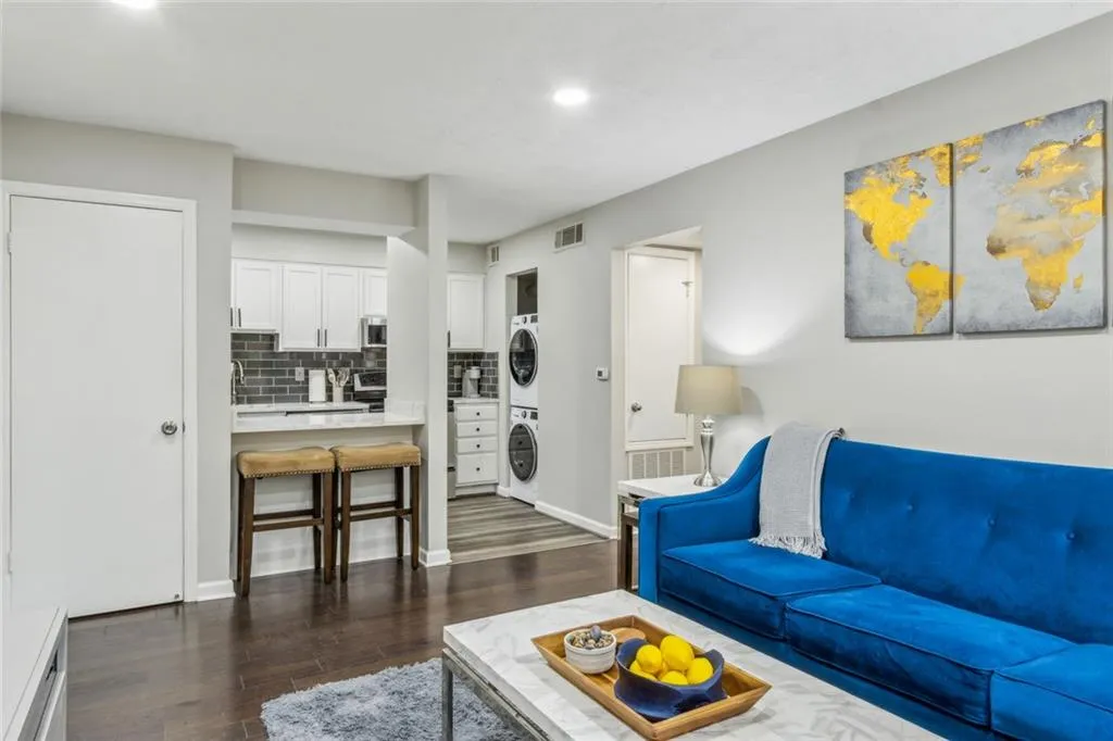 3160 Seven Pines Court Court Unit 109, Atlanta, Georgia 30339, 1 Bedroom Bedrooms, ,1 BathroomBathrooms,Residential,For Sale,3160 Seven Pines Court Court Unit 109,7629410