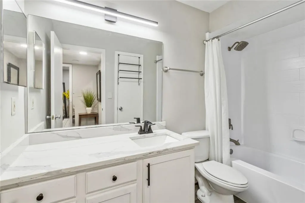 3160 Seven Pines Court Court Unit 109, Atlanta, Georgia 30339, 1 Bedroom Bedrooms, ,1 BathroomBathrooms,Residential,For Sale,3160 Seven Pines Court Court Unit 109,7629410