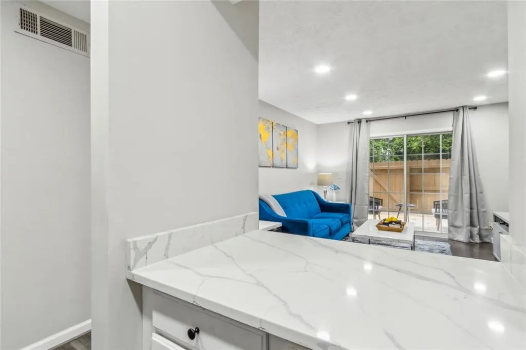 3160 Seven Pines Court Court Unit 109, Atlanta, Georgia 30339, 1 Bedroom Bedrooms, ,1 BathroomBathrooms,Residential,For Sale,3160 Seven Pines Court Court Unit 109,7629410