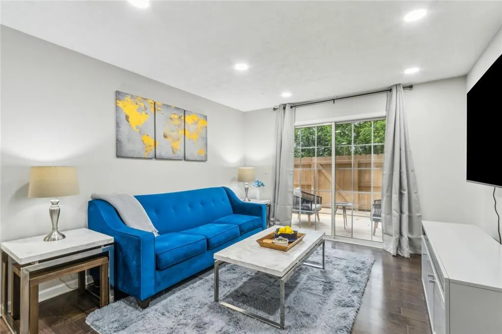3160 Seven Pines Court Court Unit 109, Atlanta, Georgia 30339, 1 Bedroom Bedrooms, ,1 BathroomBathrooms,Residential,For Sale,3160 Seven Pines Court Court Unit 109,7629410