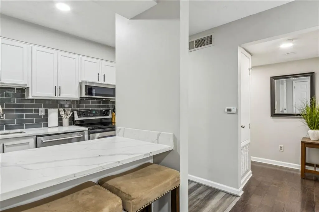 3160 Seven Pines Court Court Unit 109, Atlanta, Georgia 30339, 1 Bedroom Bedrooms, ,1 BathroomBathrooms,Residential,For Sale,3160 Seven Pines Court Court Unit 109,7629410