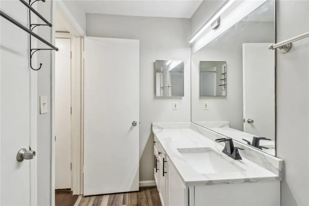3160 Seven Pines Court Court Unit 109, Atlanta, Georgia 30339, 1 Bedroom Bedrooms, ,1 BathroomBathrooms,Residential,For Sale,3160 Seven Pines Court Court Unit 109,7629410