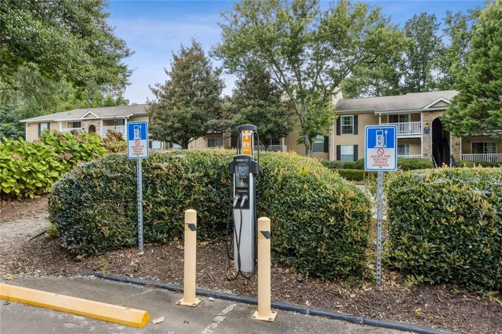 3160 Seven Pines Court Court Unit 109, Atlanta, Georgia 30339, 1 Bedroom Bedrooms, ,1 BathroomBathrooms,Residential,For Sale,3160 Seven Pines Court Court Unit 109,7629410