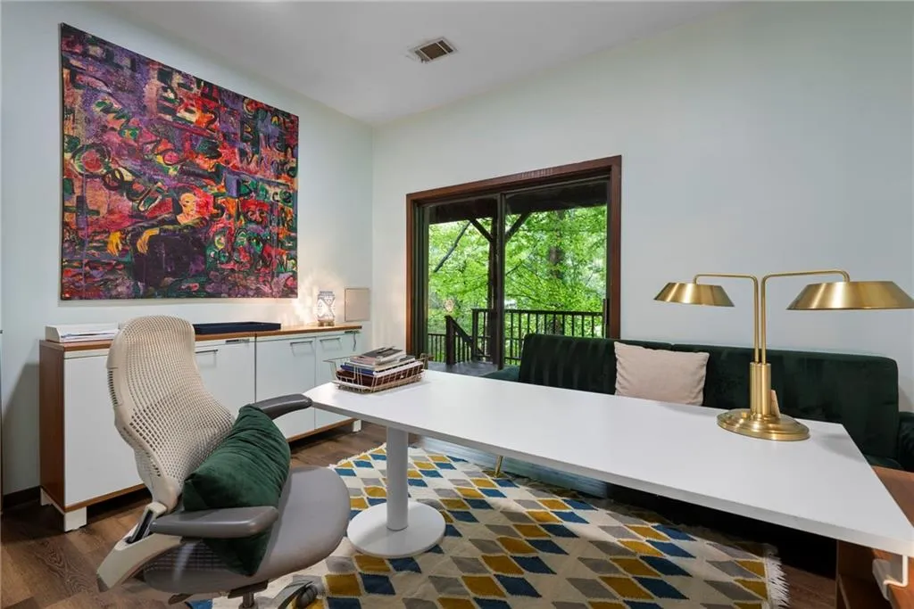 Office or overnight guest bedroom