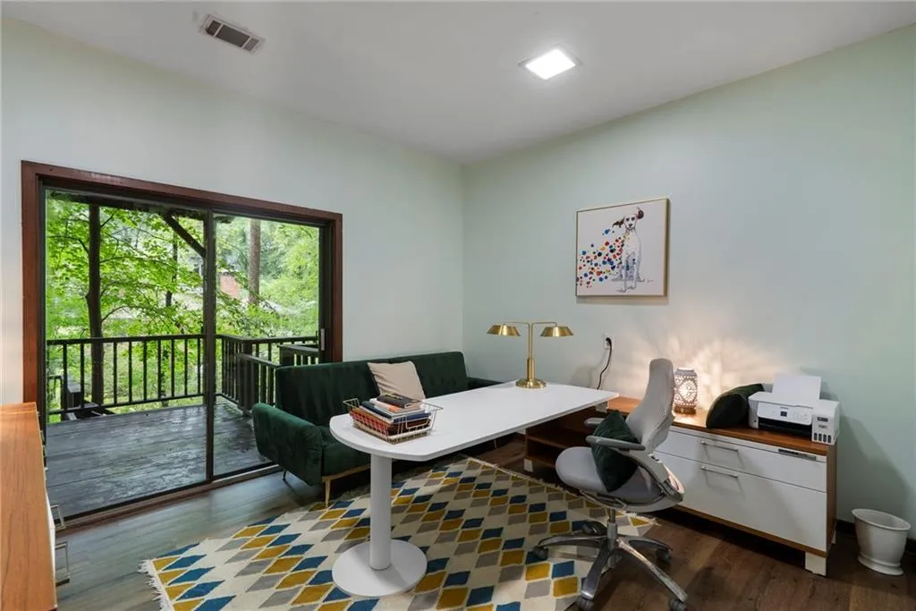 Office or overnight guest bedroom