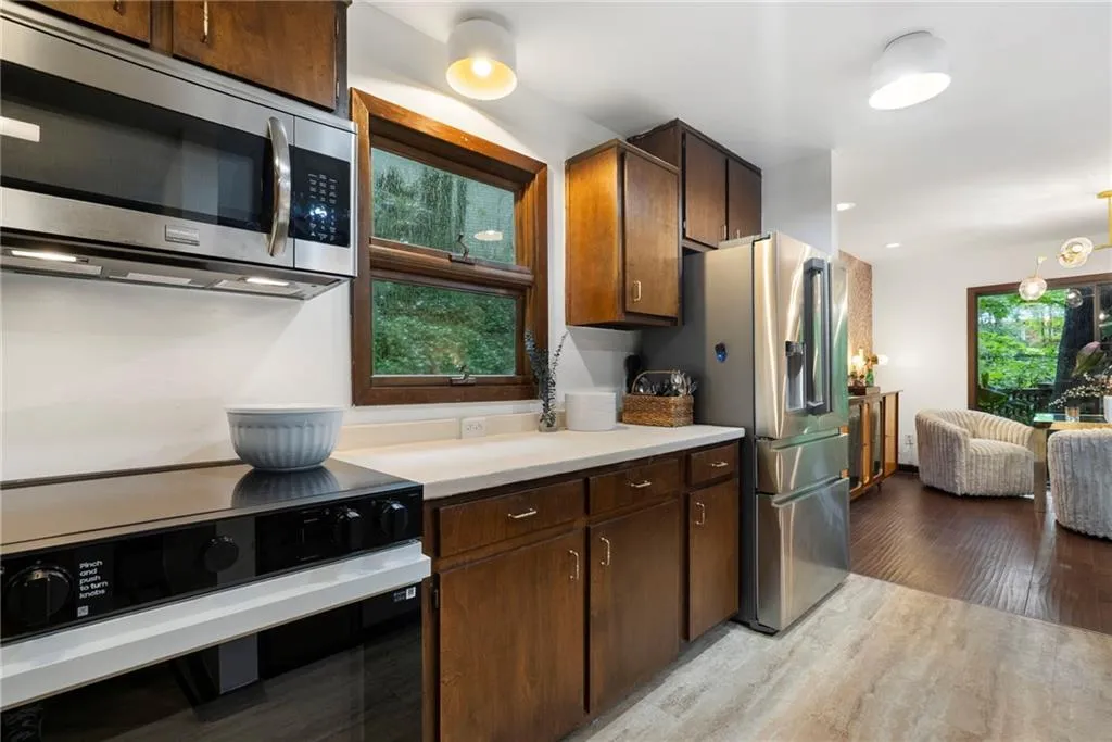 510 Forest Valley Road, Atlanta, Georgia 30342, 3 Bedrooms Bedrooms, ,3 BathroomsBathrooms,Residential,For Sale,510 Forest Valley Road,7637856