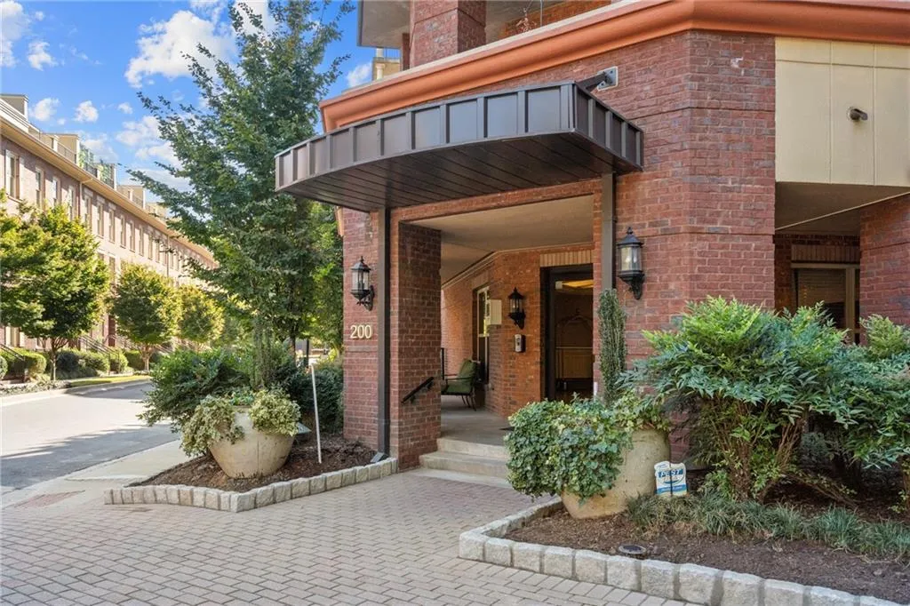 Concierge located here