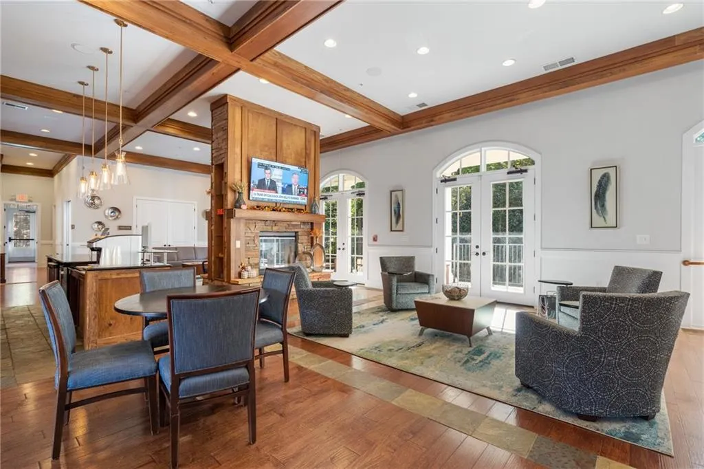 200 River Vista Drive Unit 438, Atlanta, Georgia 30339, 2 Bedrooms Bedrooms, ,2 BathroomsBathrooms,Residential,Sold,200 River Vista Drive Unit 438,7475597