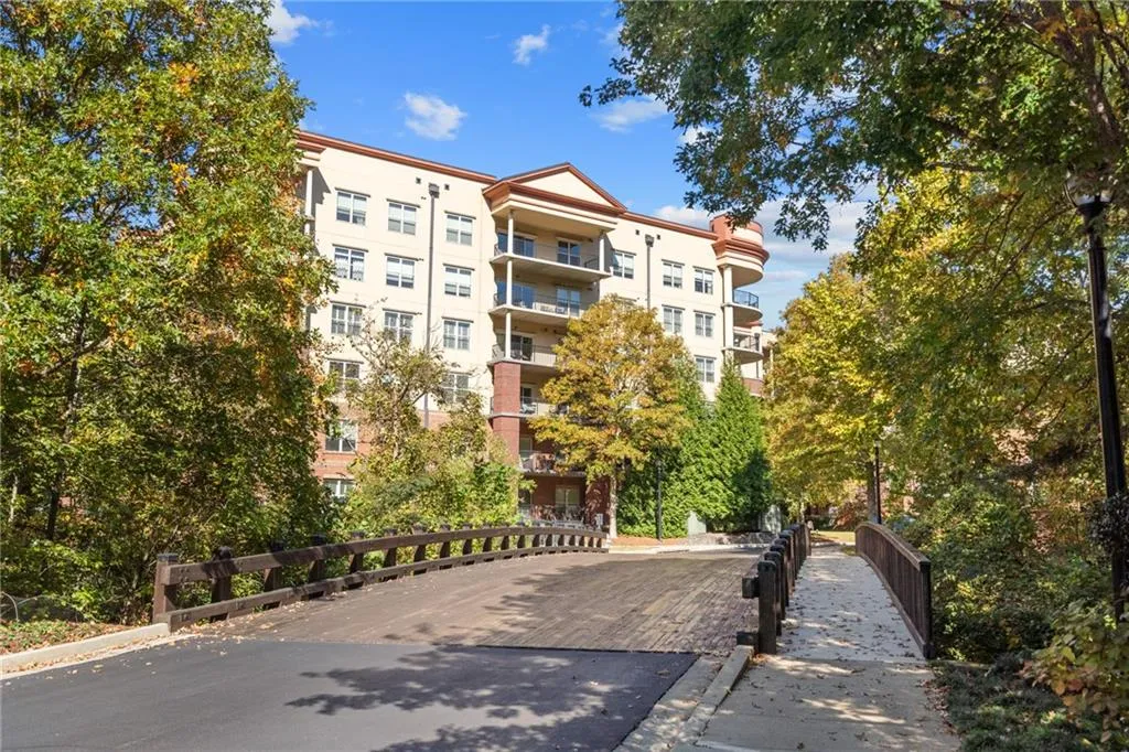 200 River Vista Drive Unit 438, Atlanta, Georgia 30339, 2 Bedrooms Bedrooms, ,2 BathroomsBathrooms,Residential,Sold,200 River Vista Drive Unit 438,7475597