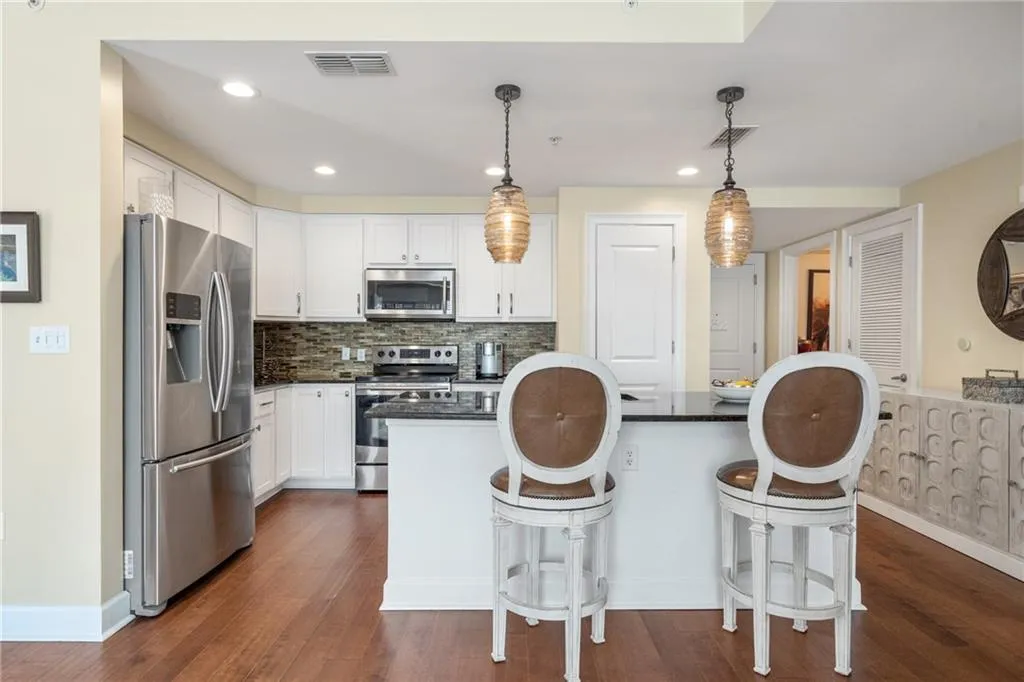 200 River Vista Drive Unit 438, Atlanta, Georgia 30339, 2 Bedrooms Bedrooms, ,2 BathroomsBathrooms,Residential,Sold,200 River Vista Drive Unit 438,7475597