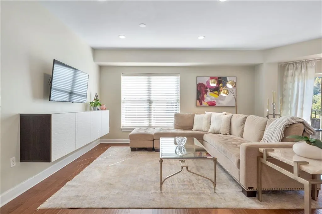 200 River Vista Drive Unit 438, Atlanta, Georgia 30339, 2 Bedrooms Bedrooms, ,2 BathroomsBathrooms,Residential,Sold,200 River Vista Drive Unit 438,7475597