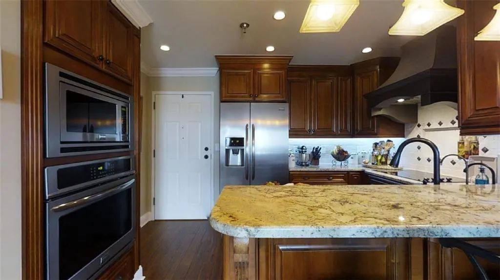 300 Johnson Ferry Road Ne Unit A906, Sandy Springs, Georgia 30328, 1 Bedroom Bedrooms, ,1 BathroomBathrooms,Residential,Sold,300 Johnson Ferry Road Ne Unit A906,6066101