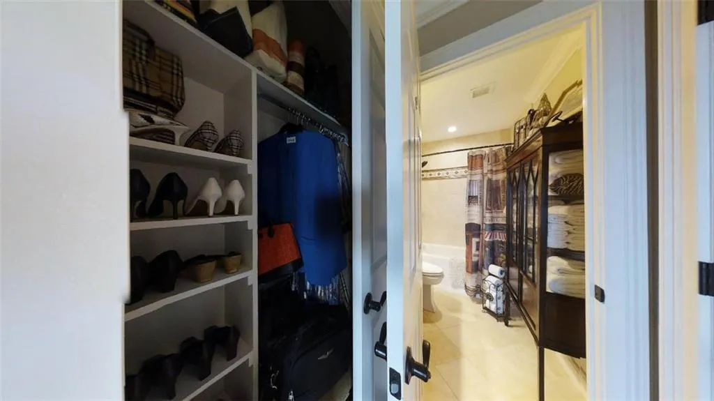 300 Johnson Ferry Road Ne Unit A906, Sandy Springs, Georgia 30328, 1 Bedroom Bedrooms, ,1 BathroomBathrooms,Residential,Sold,300 Johnson Ferry Road Ne Unit A906,6066101