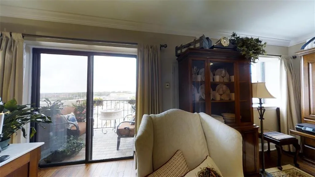 300 Johnson Ferry Road Ne Unit A906, Sandy Springs, Georgia 30328, 1 Bedroom Bedrooms, ,1 BathroomBathrooms,Residential,Sold,300 Johnson Ferry Road Ne Unit A906,6066101