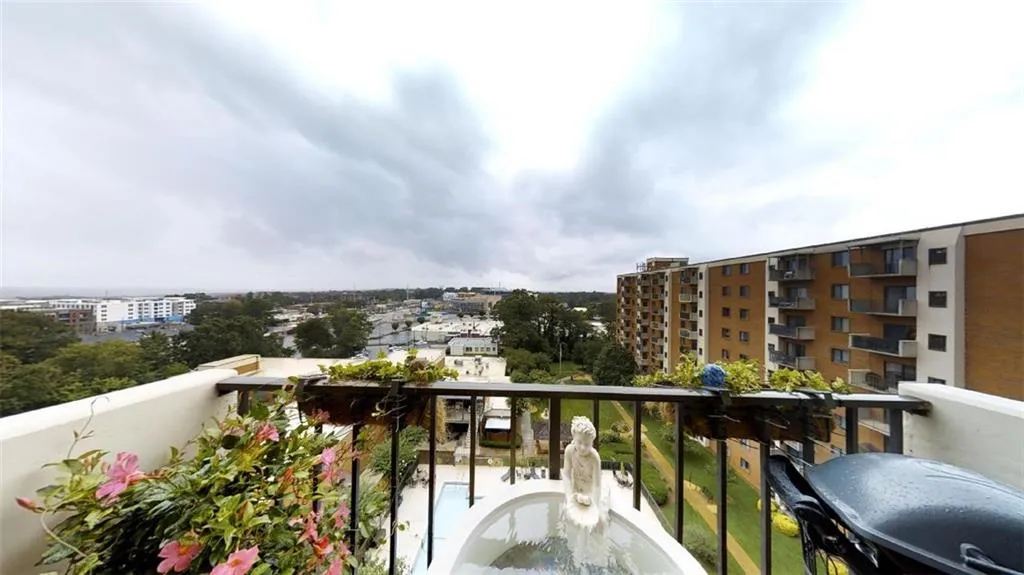 300 Johnson Ferry Road Ne Unit A906, Sandy Springs, Georgia 30328, 1 Bedroom Bedrooms, ,1 BathroomBathrooms,Residential,Sold,300 Johnson Ferry Road Ne Unit A906,6066101