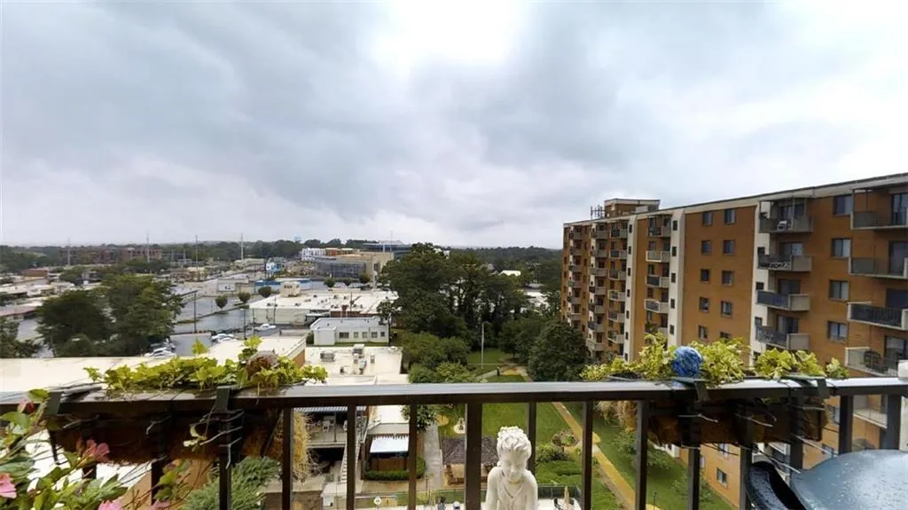 300 Johnson Ferry Road Ne Unit A906, Sandy Springs, Georgia 30328, 1 Bedroom Bedrooms, ,1 BathroomBathrooms,Residential,Sold,300 Johnson Ferry Road Ne Unit A906,6066101