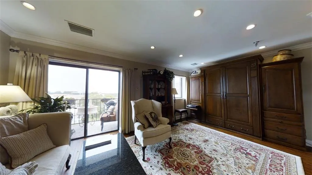 300 Johnson Ferry Road Ne Unit A906, Sandy Springs, Georgia 30328, 1 Bedroom Bedrooms, ,1 BathroomBathrooms,Residential,Sold,300 Johnson Ferry Road Ne Unit A906,6066101