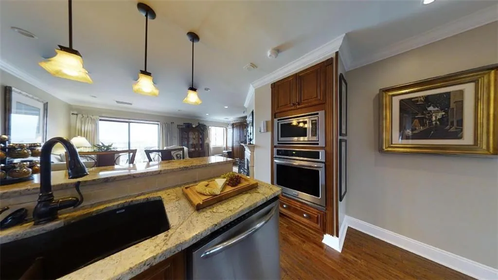 300 Johnson Ferry Road Ne Unit A906, Sandy Springs, Georgia 30328, 1 Bedroom Bedrooms, ,1 BathroomBathrooms,Residential,Sold,300 Johnson Ferry Road Ne Unit A906,6066101