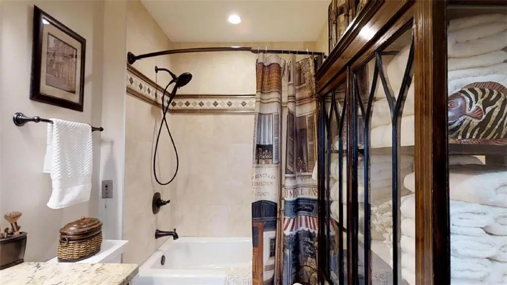 300 Johnson Ferry Road Ne Unit A906, Sandy Springs, Georgia 30328, 1 Bedroom Bedrooms, ,1 BathroomBathrooms,Residential,Sold,300 Johnson Ferry Road Ne Unit A906,6066101