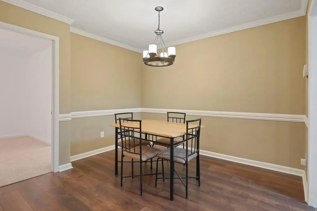 1403 Vicksburg Place, Sandy Springs, Georgia 30350, 2 Bedrooms Bedrooms, ,2 BathroomsBathrooms,Residential,Sold,1403 Vicksburg Place,6743300