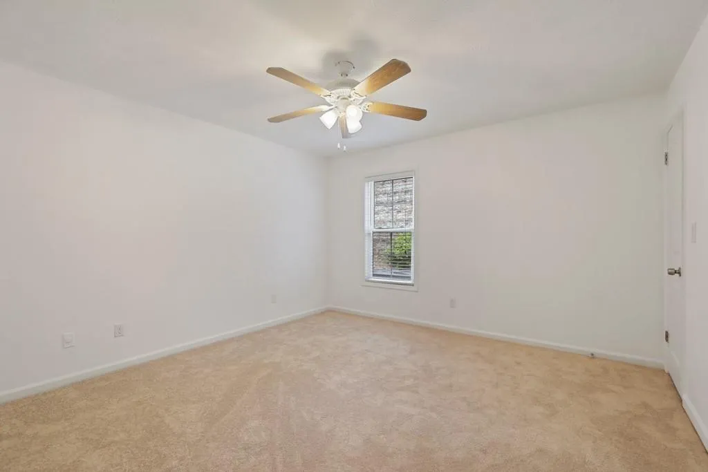 1403 Vicksburg Place, Sandy Springs, Georgia 30350, 2 Bedrooms Bedrooms, ,2 BathroomsBathrooms,Residential,Sold,1403 Vicksburg Place,6743300