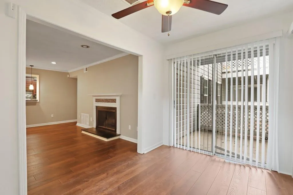 1403 Vicksburg Place, Sandy Springs, Georgia 30350, 2 Bedrooms Bedrooms, ,2 BathroomsBathrooms,Residential,Sold,1403 Vicksburg Place,6743300