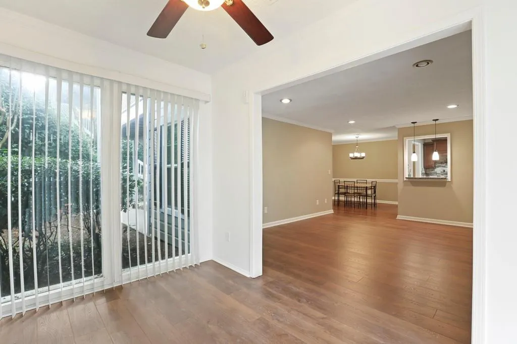 1403 Vicksburg Place, Sandy Springs, Georgia 30350, 2 Bedrooms Bedrooms, ,2 BathroomsBathrooms,Residential,Sold,1403 Vicksburg Place,6743300