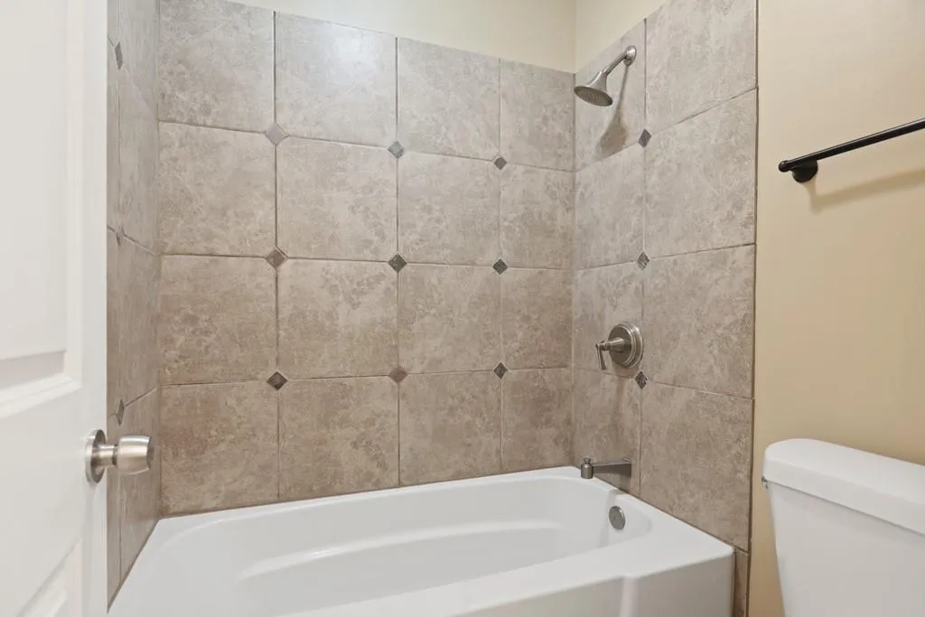 1403 Vicksburg Place, Sandy Springs, Georgia 30350, 2 Bedrooms Bedrooms, ,2 BathroomsBathrooms,Residential,Sold,1403 Vicksburg Place,6743300